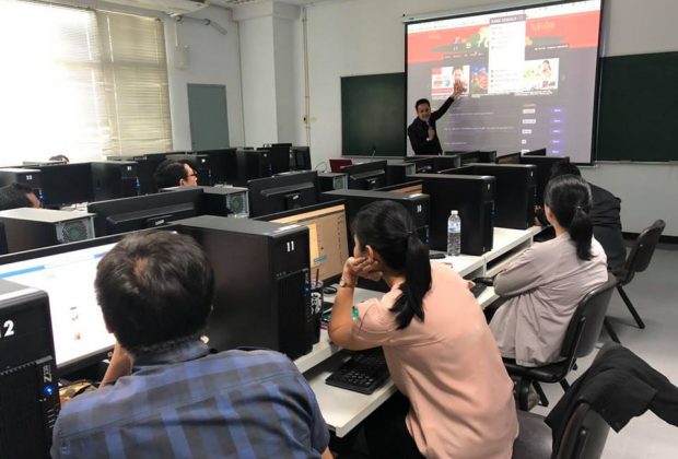 .ธวัชชัย สุขสีดา รองคณบดี และ ประธานศูนย์ดิจิทัลศึกษา 620x420