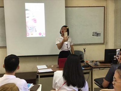 รอยยิ้ม ความรู้ ความสุข สนุกจริงๆนะ CD351 วิชาการสื่อสารการตลาดด้วยแอพพลิเคชั่นไลน์ ของนักศึกษาชั้นปีที่ 3 เรียนทฤษฎี ฝึกลงมือปฏิบัติ และเล่นเกมฝึกทักษะสร้างความสุข สนุกสนามเกี่ยวกับไลน์ ทีนี่ สาขาสื่อสารการตลาดดิจิทัล