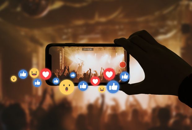 Live Streaming Concert Online Social Media With Audience Reactions 620x420