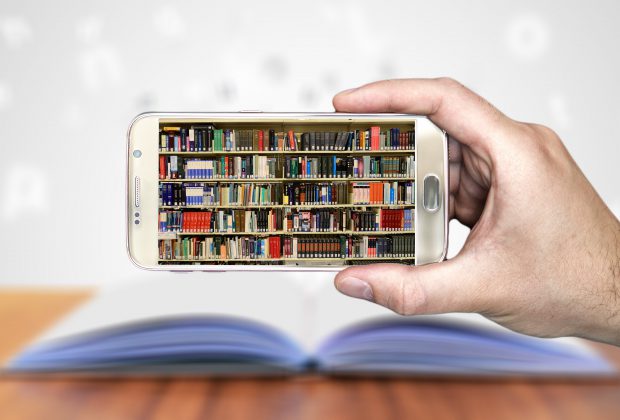 ข่าวสารดิจิทัลในยุค New Normal ทำให้คนรุ่นหลังอ่านหนังสือน้อยลง