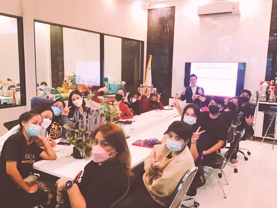 อ.ดร.ต้นรัก ธวัชชัย สุขสีดา ผู้ทรงคุณวุฒิการสื่อสารการตลาดดิจิทัล