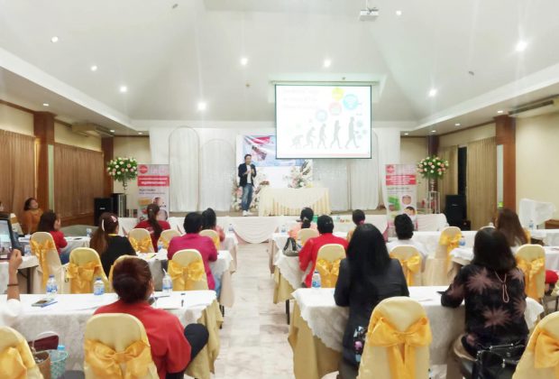 อ.ดร.ต้นรัก ธวัชชัย สุขสีดา วิทยากรการตลาดออนไลน์ 1