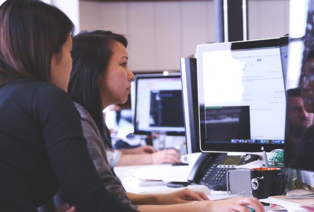 อินเทอร์เน็ต สำคัญไฉนกับคนไทยยุคปัจจุบัน  บทความหนังสือพิมพ์ อปท.นิวส์  อ.ดร.ต้นรัก เพื่อการปกครองส่วนท้องถิ่น เพื่อพัฒนาประเทศ สู่ความเข้มแข็งและมั่นคง.