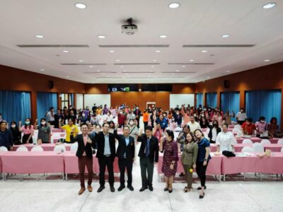 วิทยากรบรรยาย “การเผยแพร่ผ่านช่องทางดิจิทัลที่หลากหลาย” หลักสูตร “กลยุทธ์การออกแบบดิจิทัลคอนเทนต์ให้โดนใจ โดยอ.ดร.ต้นรัก ธวัชชัย สุขสีดา อาจารย์และผู้เชี่ยวชาญการตลาดออนไลน์ดิจิทัล