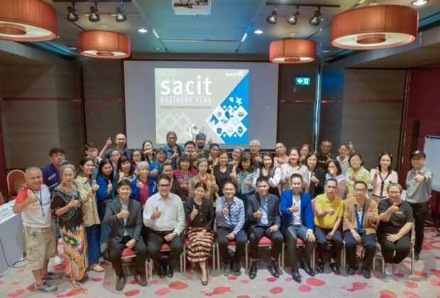 วิทยากรคุณภาพ อ.ดร.ต้นรัก ธวัชชัย สุขสีดาโครงการส่งเสริมและพัฒนาศักยภาพผู้ประกอบการศิลปหัตถกรรมไทยประจําปีงบประมาณ 2567