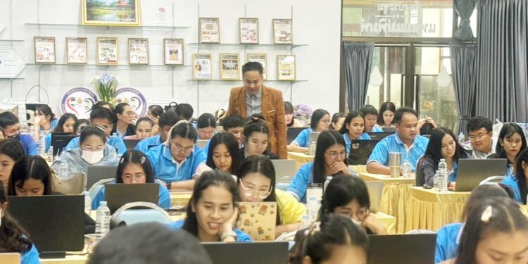 อ.ต้นรัก-ธวัชชัย-วิทยากรอบรมสื่อการสอนด้วย-AI-เทคโนโลยีการศึกษา-5