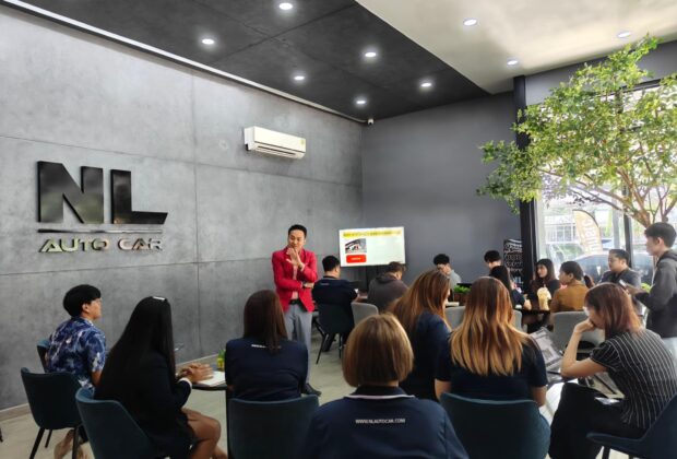 วิทยากรกรและที่ปรึกษาการตลาดออนไลน์ธุรกิจรถยนต์มือสอง Used Car อ.ดร.ต้นรัก ธวัชชัย สุขสีดา ผู้ทรงคุณวุฒิด้านการตลาดออนไลน์