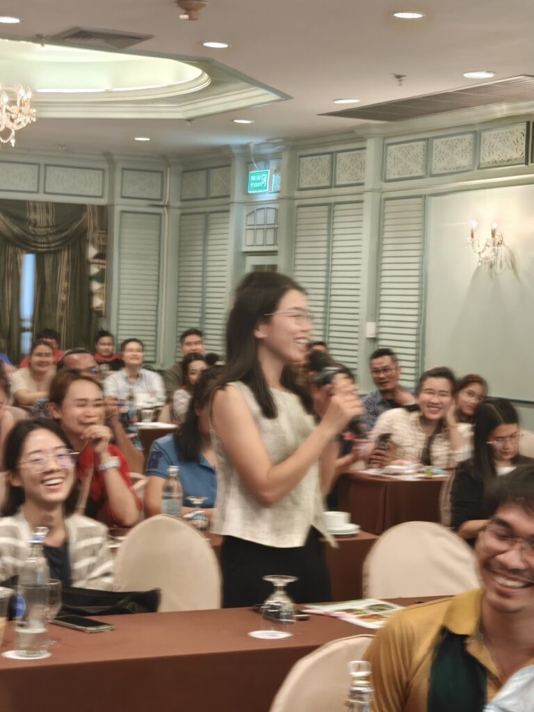 นูตร้าแพลนท์ (ประเทศไทย) จำกัด จัดอบรมเจ้าของธุรกิจร้านเกษตรเคมีภัณฑ์ทั่วประเทศ เรื่อง การใช้งาน AI เพื่อนำเสนอสินค้าทางการเกษตร โดยวิทยากร อาจารย์ดร.ต้นรัก ธวัชชัย สุขสีดา อาจารย์สอนการตลาดออนไลน์ ผู้ทรงคุณวุฒิและผู้เชี่ยวชาญการตลาดออนไลน์ดิจิทัล AI เพื่อนำเสนอสินค้าทางการเกษตร โดยวิทยากร อาจารย์ดร.ต้นรัก ธวัชชัย สุขสีดา 23 768x1024