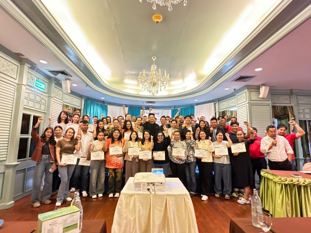 นูตร้าแพลนท์ (ประเทศไทย) จำกัด จัดอบรมเจ้าของธุรกิจร้านเกษตรเคมีภัณฑ์ทั่วประเทศ เรื่อง การใช้งาน AI เพื่อนำเสนอสินค้าทางการเกษตร โดยวิทยากร อาจารย์ดร.ต้นรัก ธวัชชัย สุขสีดา อาจารย์สอนการตลาดออนไลน์ ผู้ทรงคุณวุฒิและผู้เชี่ยวชาญการตลาดออนไลน์ดิจิทัล AI เพื่อนำเสนอสินค้าทางการเกษตร โดยวิทยากร อาจารย์ดร.ต้นรัก ธวัชชัย สุขสีดา 27 1024x768