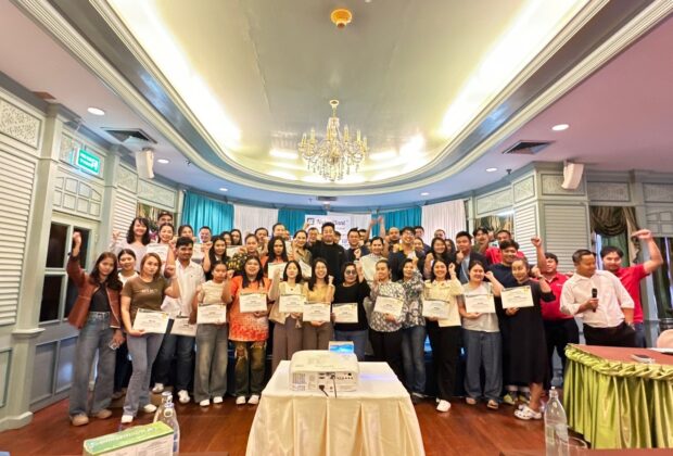 นูตร้าแพลนท์ (ประเทศไทย) จำกัด จัดอบรมเจ้าของธุรกิจร้านเกษตรเคมีภัณฑ์ทั่วประเทศ เรื่อง การใช้งาน AI เพื่อนำเสนอสินค้าทางการเกษตร โดยวิทยากร อาจารย์ดร.ต้นรัก ธวัชชัย สุขสีดา อาจารย์สอนการตลาดออนไลน์ ผู้ทรงคุณวุฒิและผู้เชี่ยวชาญการตลาดออนไลน์ดิจิทัล