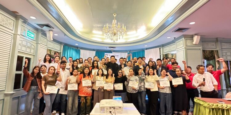 นูตร้าแพลนท์ (ประเทศไทย) จำกัด จัดอบรมเจ้าของธุรกิจร้านเกษตรเคมีภัณฑ์ทั่วประเทศ เรื่อง การใช้งาน AI เพื่อนำเสนอสินค้าทางการเกษตร โดยวิทยากร อาจารย์ดร.ต้นรัก ธวัชชัย สุขสีดา อาจารย์สอนการตลาดออนไลน์ ผู้ทรงคุณวุฒิและผู้เชี่ยวชาญการตลาดออนไลน์ดิจิทัล นูตร้าแพลนท์ (ประเทศไทย) จำกัด จัดอบรมเจ้าของธุรกิจร้านเกษตรเคมีภัณฑ์ทั่วประเทศ เรื่อง การใช้งาน AI เพื่อนำเสนอสินค้าทางการเกษตร โดยวิทยากร อาจารย์ดร.ต้นรัก ธวัชชัย สุขสีดา อาจารย์สอนการตลาดออนไลน์ ผู้ทรงคุณวุฒิและผู้เชี่ยวชาญการตลาดออนไลน์ดิจิทัล