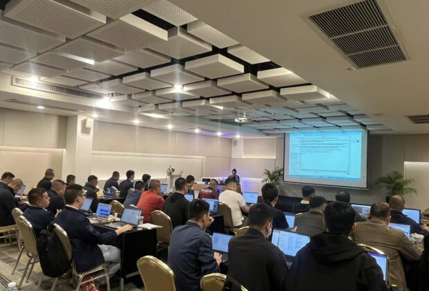 ตำรวจภูธรภาค 2 เดินหน้าพัฒนาองค์กร จัดอบรมเชิงปฏิบัติการ "การสร้างสื่อประชาสัมพันธ์ด้วย AI" โดยI อาจารย์ ดร.ต้นรัก ธวัชชัย สุขสีดา และ อ.เก่ง ภูวนัย วรรณสอน