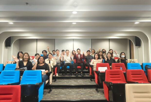 การอบรมสัมมนาสุดพิเศษ หัวข้อ: "การเพิ่มประสิทธิภาพธุรกิจผ่านกลยุทธ์อีคอมเมิร์ซ (Business Optimization Through E-Commerce Strategy) โดยวิทยากรผู้ทรงคุณวุฒิและผู้เชี่ยวชาญด้านการตลาดออนไลน์ อ.ดร.ต้นรัก ธวัชชัย สุขสีดา