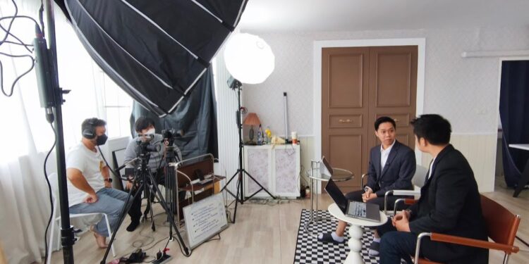 รายการ TECHSPARK (เทค สปาร์ค) จุดประกายเทคโนโลยีดิจิทัลในตัวคุณ ทางสถานีวิทยุโทรทัศน์เพื่อการศึกษา กระทรวงศึกษาธิการ (ETV) ดำเนินรายการโดย อ.ดร.ต้นรัก ธวัชชัย สุขสีดา