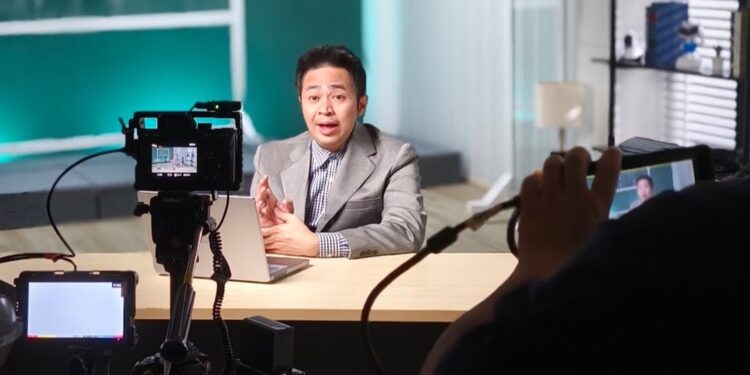 พบกับรายการ "ดิจิทัล คิด....” ทาง ETV ดำเนินรายการโดย อ.ดร.ต้นรัก ธวัชชัย สุขสีดา ผู้ทรงคุณวุฒิด้านเทคโนโลยีดิจิทัลและวิทยากร AI