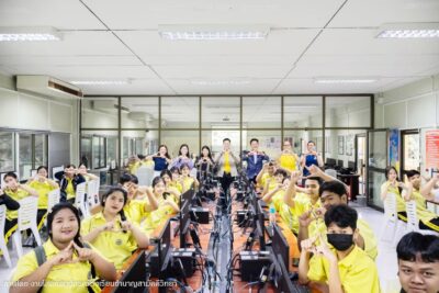โครงการอบรมเชิงปฎิบัติการสำหรับนักเรียน Smart Student For AI Generation โดยวิทยากรผู้เชี่ยวชาญด้าน AI อ.ดร.ต้นรัก ธวัชชัย สุขสีดา