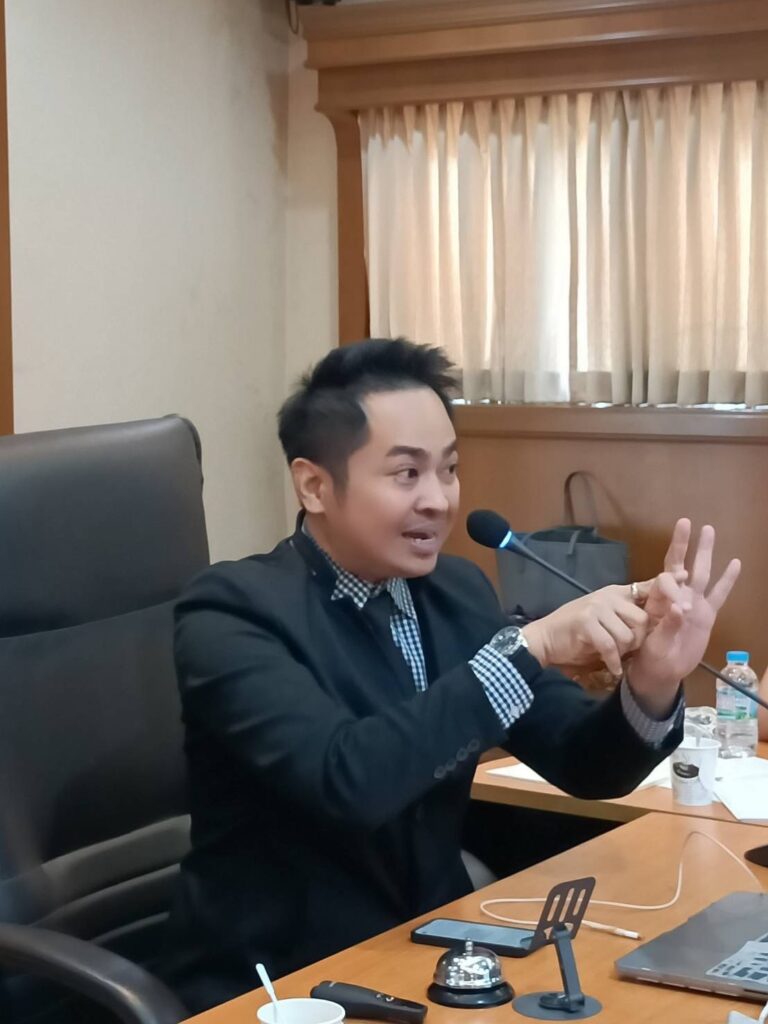 AI เพื่อการพัฒนาผลิตภัณฑ์ชุมชนท่องเที่ยว อ.ดร.ต้นรัก 6 768x1024