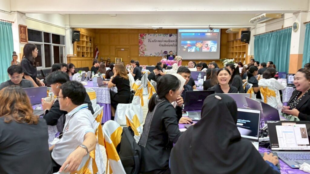 อบรม AI ยกระดับทักษะครูยุคดิจิทัล เสริมแกร่งบุคลากรการศึกษา พร้อมขับเคลื่อนการเรียนรู้ในศตวรรษที่ 21 โดยวิทยากรผู้เชี่ยวชาญด้าน AI อ.ดร.ต้นรัก ธวัชชัย สุขสีดา AI อ.ดร.ต้นรัก ธวัชชัย สุขสีดา 5 1024x576