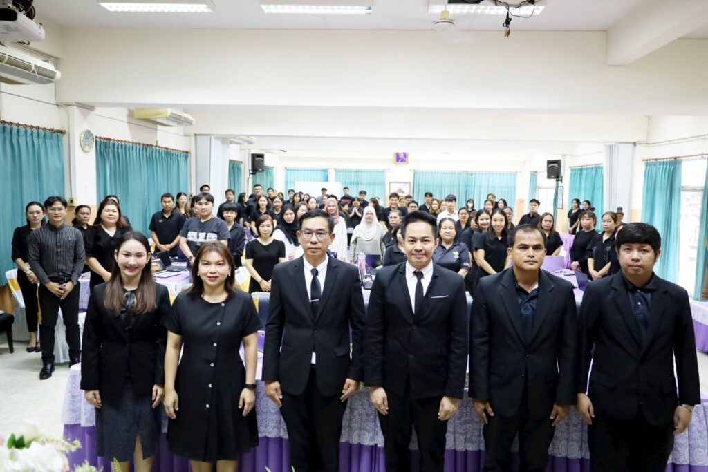 อบรม AI ยกระดับทักษะครูยุคดิจิทัล เสริมแกร่งบุคลากรการศึกษา พร้อมขับเคลื่อนการเรียนรู้ในศตวรรษที่ 21 โดยวิทยากรผู้เชี่ยวชาญด้าน AI อ.ดร.ต้นรัก ธวัชชัย สุขสีดา AI อ.ดร.ต้นรัก ธวัชชัย สุขสีดา 7 1024x683