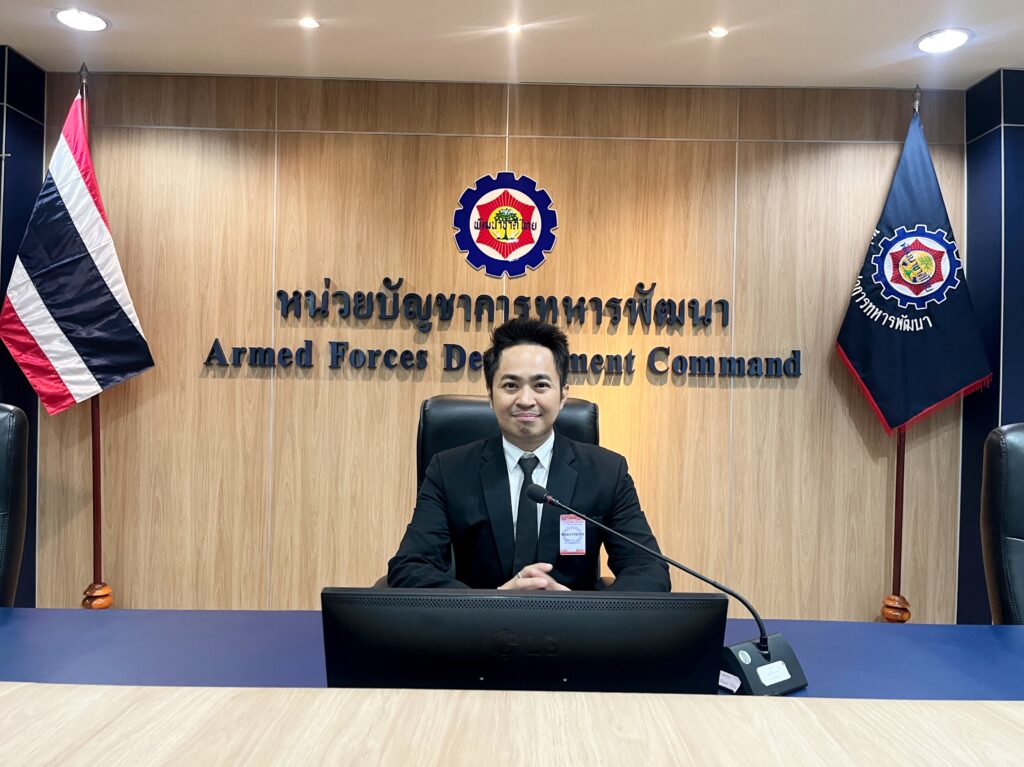 .ดร.ต้นรัก วิทยากรด้าน AI ทางทหาร 1024x767