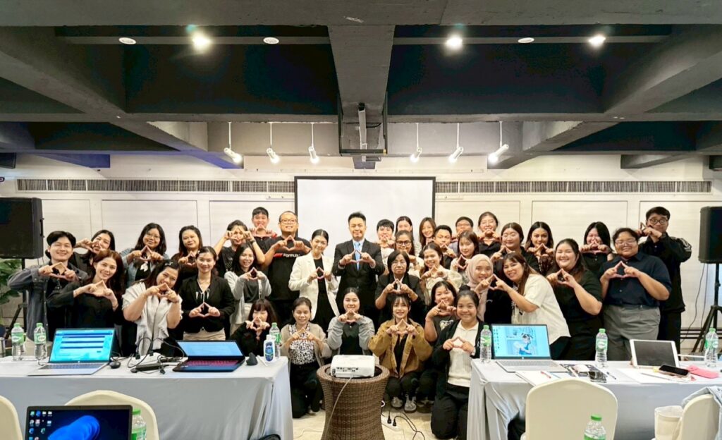 กรมอนามัย จับมือ อ.ดร.ต้นรัก เชิญวิทยากรผู้เชี่ยวชาญด้าน AI เพื่อใช้บริหารงานองค์กรอย่างมีประสิทธิภาพ ยกระดับบุคลากรส่งเสริมสุขภาพผู้สูงอายุไทย สู่ยุคดิจิทัลด้วยพลัง AI สำนักงานอนามัยผู้สูงอายุ กระทรวงสาธารณสุข AI อบรมข้าราชการหน่วยงานรัฐ อ.ดร.ต้นรัก ธวัชชัย สุขสีดา 9 1024x624