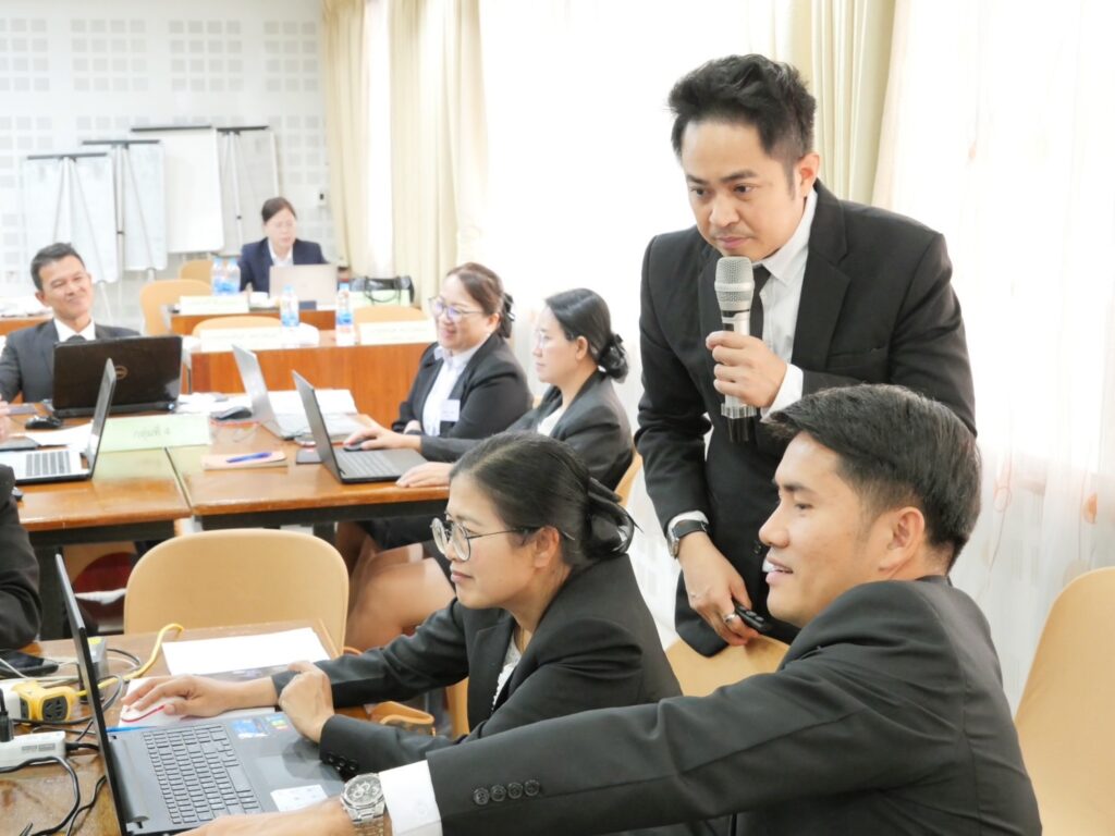 วิทยากรอบรมการใช้เทคโนโลยีดิจิ AI และการวิจัยเพื่อการบริหารสถานศึกษา เสริมแกร่งผู้นำอาชีวะยุคใหม่ ด้วยเทคโนโลยีดิจิทัลและกระบวนการวิจัย อ.ดร.ต้นรัก ธวัชชัย สุขสีดา AI อ.ดร.ต้นรัก ธวัชชัย สุขสีดา 14 1024x768