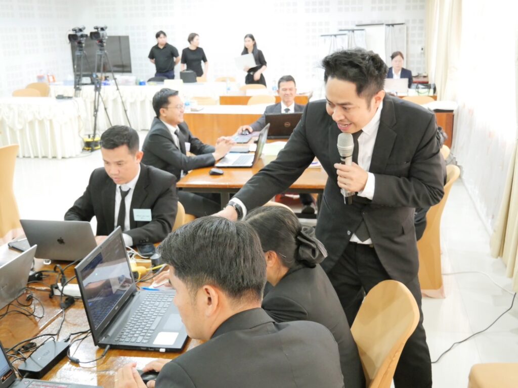 วิทยากรอบรมการใช้เทคโนโลยีดิจิ AI และการวิจัยเพื่อการบริหารสถานศึกษา เสริมแกร่งผู้นำอาชีวะยุคใหม่ ด้วยเทคโนโลยีดิจิทัลและกระบวนการวิจัย อ.ดร.ต้นรัก ธวัชชัย สุขสีดา AI อ.ดร.ต้นรัก ธวัชชัย สุขสีดา 15 1024x768