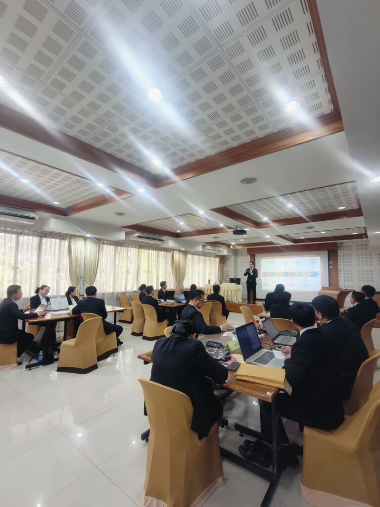 วิทยากรอบรมการใช้เทคโนโลยีดิจิ AI และการวิจัยเพื่อการบริหารสถานศึกษา เสริมแกร่งผู้นำอาชีวะยุคใหม่ ด้วยเทคโนโลยีดิจิทัลและกระบวนการวิจัย อ.ดร.ต้นรัก ธวัชชัย สุขสีดา AI อ.ดร.ต้นรัก ธวัชชัย สุขสีดา 20 768x1024