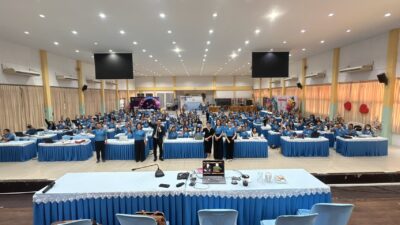 ปลุกพลังครูไทยก้าวสู่ยุค AI โรงเรียนอนุบาลระยอง ผนึกกำลัง “อ.ดร.ต้นรัก” อบรม Digital Literacy และ AI Literacy เพิ่มทักษะความรู้ด้าน AI ยกระดับการสอนเพื่อ สร้างนวัตกรรมการสอนแห่งอนาคตในยุคดิจิทัล อบรมครูเรื่อง ai literacy อ.ดร.ต้นรัก วิทยากร a 2