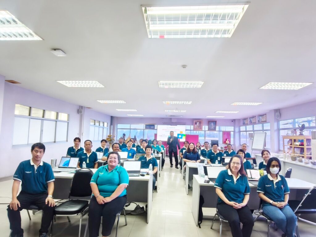 วิทยากรพนักงานเพิ่มทักษะดิจิทัลด้าาน ai อ.ดร.ต้นรัก ทีมพลาสเคมีคอล 13