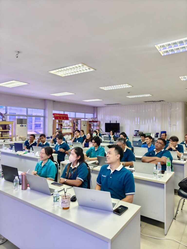วิทยากรพนักงานเพิ่มทักษะดิจิทัลด้าาน ai อ.ดร.ต้นรัก ทีมพลาสเคมีคอล 7