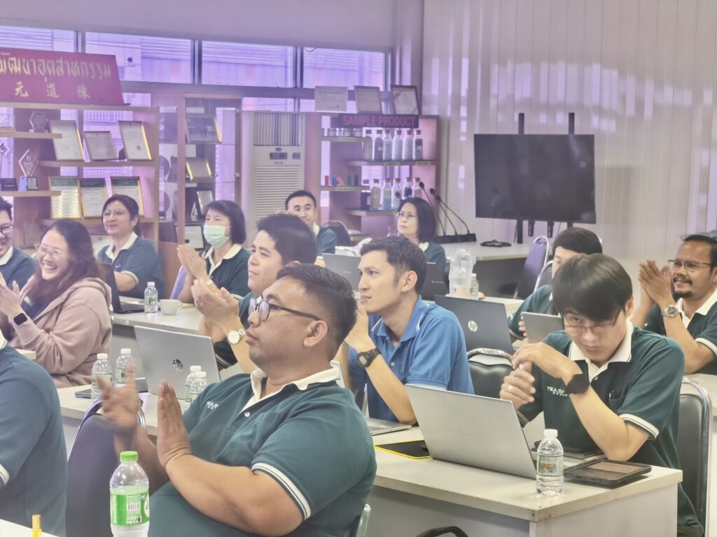 วิทยากรพนักงานเพิ่มทักษะดิจิทัลด้าาน ai อ.ดร.ต้นรัก ทีมพลาสเคมีคอล 8