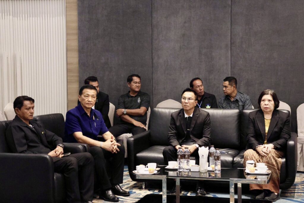 กองการศึกษา เทศบาลเมืองหนองปรือ 7