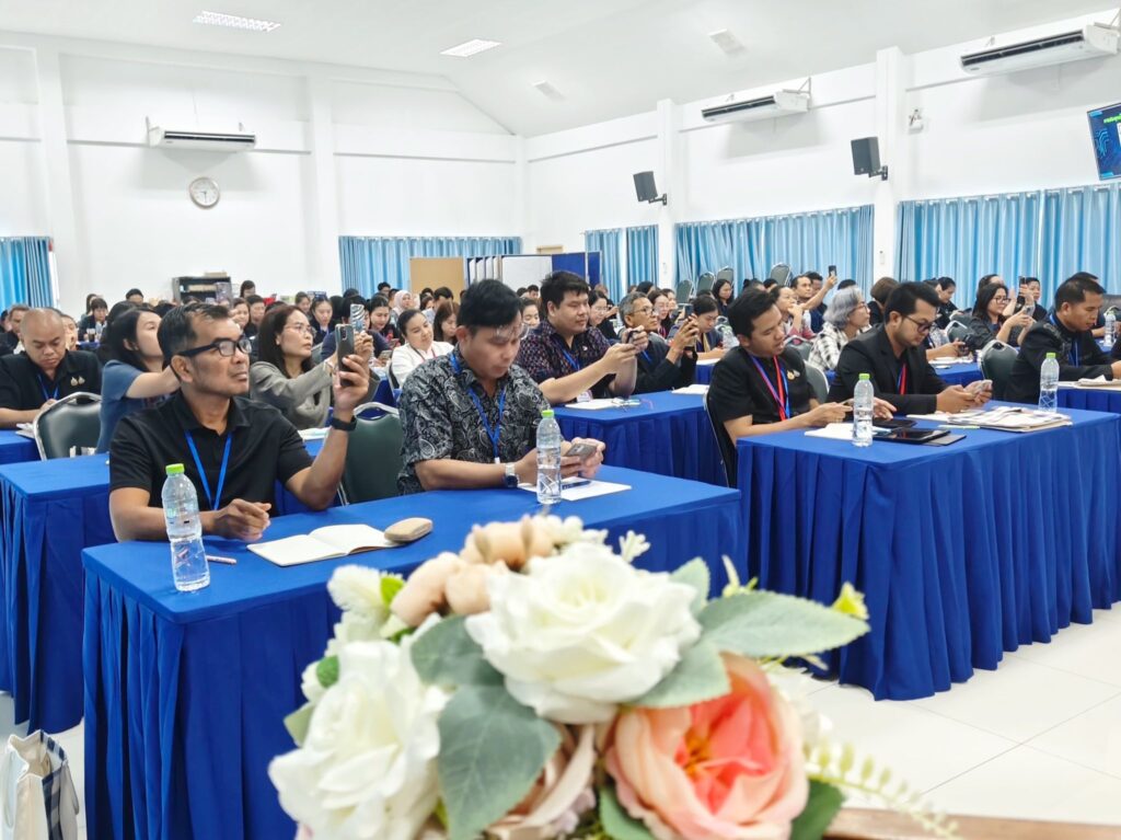 หลักสูตรเสริมสมรรถนะนักวิชาการด้าน ai อ.ดร.ต้นรัก กรมพัฒนาชุมชน 8