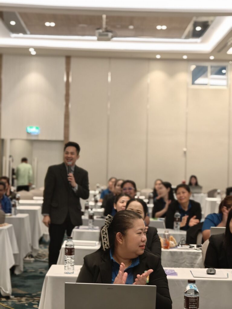 อ.ดร.ต้นรัก วิทยากรอบรมหน่วยงานเทศบาลรัฐเรื่องพัฒนาทักษะราชการ 378