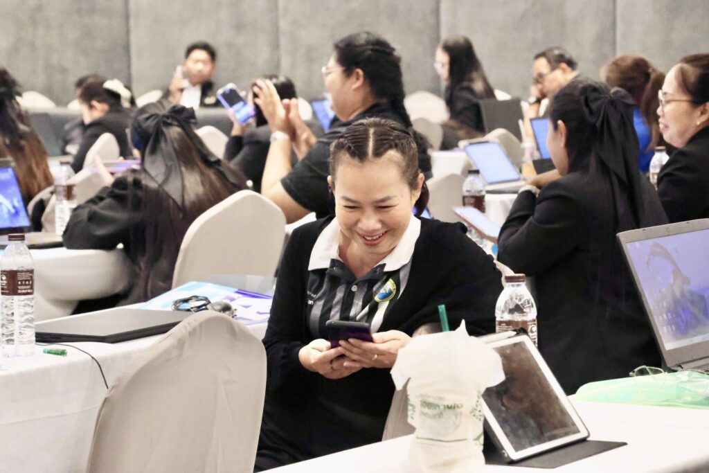 อ.ดร.ต้นรัก วิทยากรอบรมหน่วยงานเทศบาลรัฐเรื่องพัฒนาทักษะราชการ 9