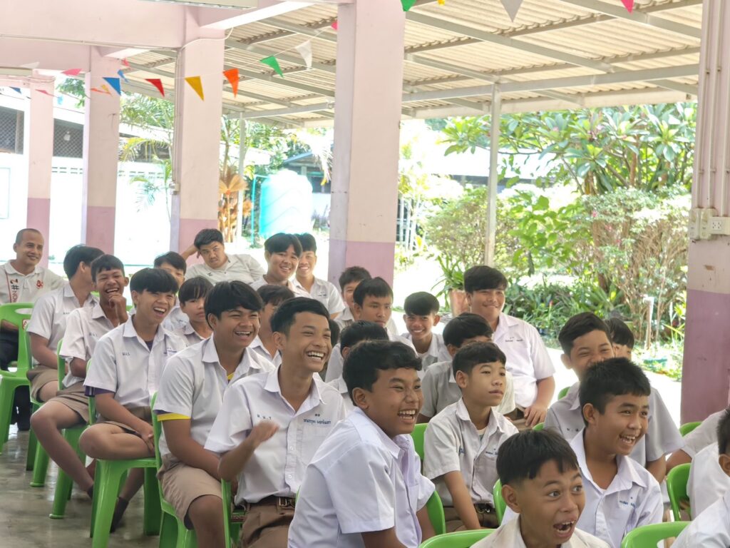 เปิดโลกทักษะดิจิทัลแห่งอนาคต "อ.ดร.ต้นรัก ธวัชชัย สุขสีดา" นำทัพบุกอบรม AI เพื่อการตลาดดิจิทัล สร้างโอกาสใหม่ให้เยาวชนและชุมชน จ.สระแก้ว โดยได้รับเชิญจากวิทยาลัยชุมชนสระแก้ว สังกัดสำนักงานปลัดกระทรวงการอุดมศึกษา อ.ดร.ต้นรัก ธวัชชัย สุขสีดา วิทยากรผู้เชี่ยวชาญด้าน ai 12