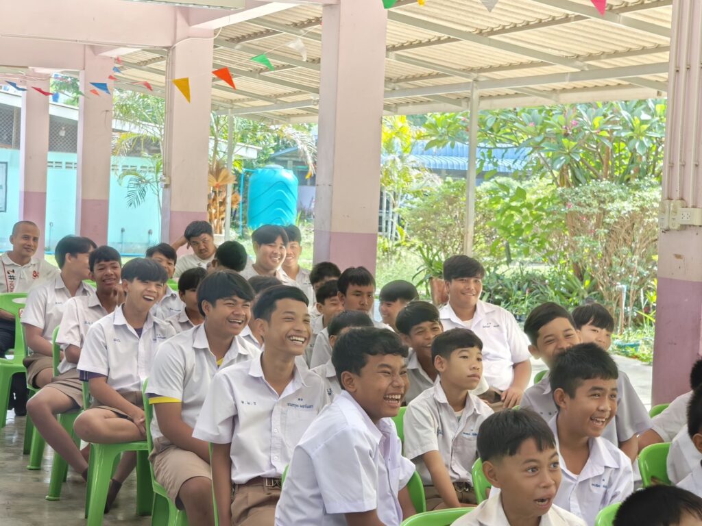 เปิดโลกทักษะดิจิทัลแห่งอนาคต "อ.ดร.ต้นรัก ธวัชชัย สุขสีดา" นำทัพบุกอบรม AI เพื่อการตลาดดิจิทัล สร้างโอกาสใหม่ให้เยาวชนและชุมชน จ.สระแก้ว โดยได้รับเชิญจากวิทยาลัยชุมชนสระแก้ว สังกัดสำนักงานปลัดกระทรวงการอุดมศึกษา อ.ดร.ต้นรัก ธวัชชัย สุขสีดา วิทยากรผู้เชี่ยวชาญด้าน ai 15