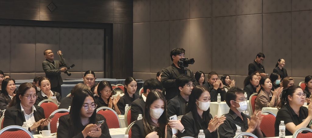 การทำงานด้วย ai วิทยากร อ.ดร.ต้นรัก งาน nexus 2026 สำนักงานสถิติแห่งชาติ 8