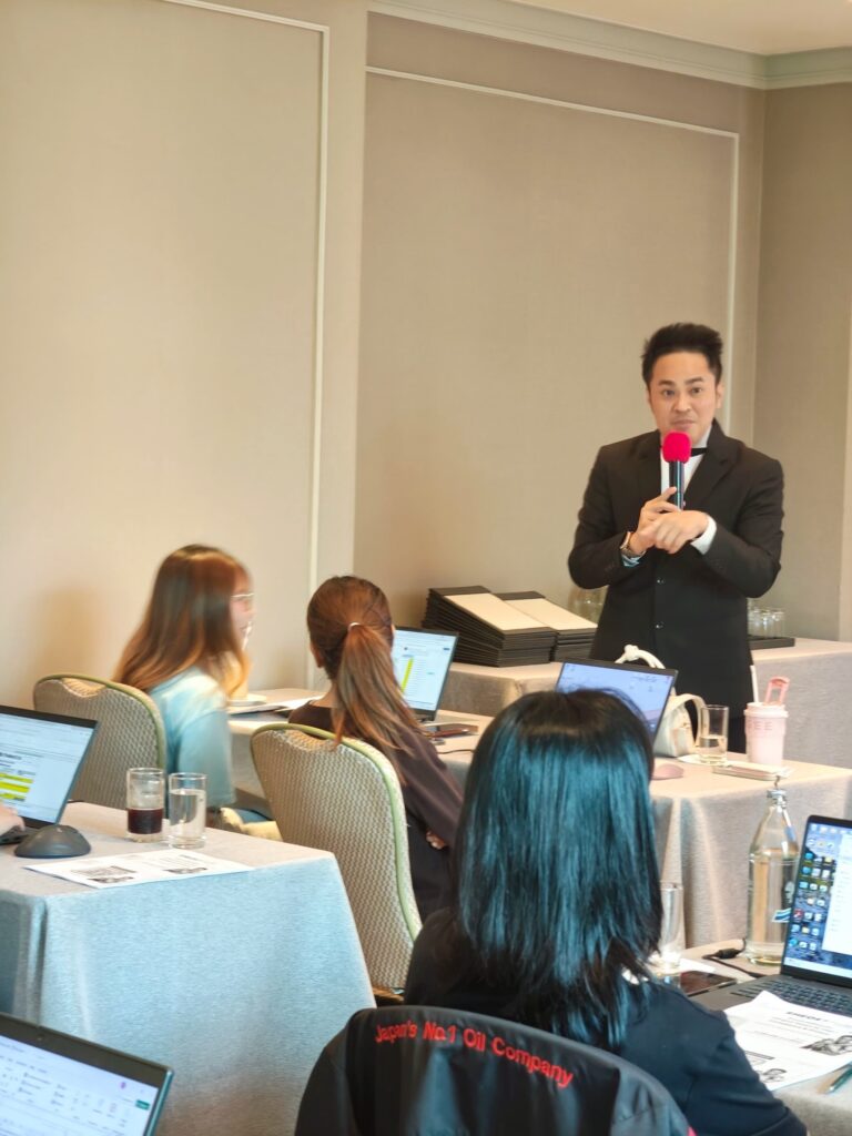 อบรม In-House Training หลักสูตร “Smart AI User: Compliance & Privacy” (ฉลาดใช้ AI: รู้ทันความเสี่ยง เลี่ยงข้อมูลรั่วไหล) บริษัท เอเนออส (ประเทศไทย) จำกัด ผู้ผลิตและจำหน่ายน้ำมันเครื่องยอดขายอันดับ 1 จากประเทศญี่ปุ่น วิทยากร อ.ดร.ต้นรัก ธวัชชัย สุขสีดา img 3421