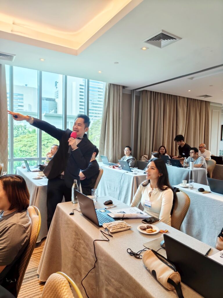อบรม In-House Training หลักสูตร “Smart AI User: Compliance & Privacy” (ฉลาดใช้ AI: รู้ทันความเสี่ยง เลี่ยงข้อมูลรั่วไหล) บริษัท เอเนออส (ประเทศไทย) จำกัด ผู้ผลิตและจำหน่ายน้ำมันเครื่องยอดขายอันดับ 1 จากประเทศญี่ปุ่น วิทยากร อ.ดร.ต้นรัก ธวัชชัย สุขสีดา img 3422
