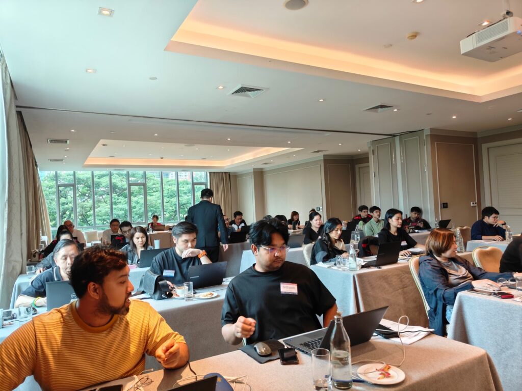 อบรม In-House Training หลักสูตร “Smart AI User: Compliance & Privacy” (ฉลาดใช้ AI: รู้ทันความเสี่ยง เลี่ยงข้อมูลรั่วไหล) บริษัท เอเนออส (ประเทศไทย) จำกัด ผู้ผลิตและจำหน่ายน้ำมันเครื่องยอดขายอันดับ 1 จากประเทศญี่ปุ่น วิทยากร อ.ดร.ต้นรัก ธวัชชัย สุขสีดา img 3425