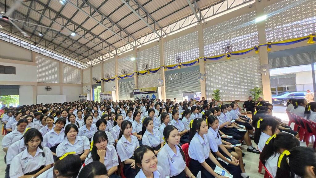 คณะกรรมาธิการการสื่อสาร สภาผู้แทนราษฎร จัดสัมมนาใหญ่ "เสริมทักษะ AI - ป้องกันภัยไซเบอร์" ดึง อ.ดร.ต้นรัก ธวัชชัย มอบความรู้ผู้เข้าร่วมกว่า 800 คน ณ อ.บ่อพลอย กาญจนบุรี วิทยากรความรู้ เสริมทักษะ ai อ.ดร.ต้นรัก ธวัชชัย สุขสีดา ก.ดิจิทัล 23