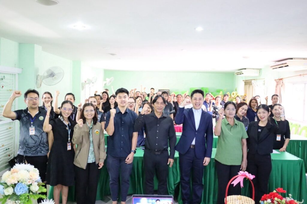 อบรม SMART TEACHER FOR AI ข้าราชการ เจ้าหน้าที่และครูอบต.นิคมพัฒนา เรียนจริง ทำจริง ใช้ได้จริง ครูยุคใหม่ ใช้ AI ให้เป็น เพิ่มประสิทธิภาพการทำงานให้ก้าวไกลกว่าเดิม โดยวิทยากร อ.ดร.ต้นรัก ธวัชชัย สุขสีดา วิทยากรอบรม ai อบต. อบจ. เทศบาล อ.ดร.ต้นรัก ธวัชชัย สุขสีดา 1