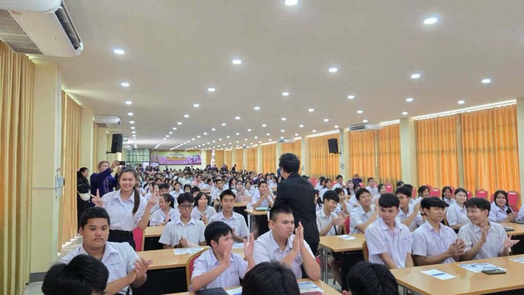 อ.ดร.ต้นรัก ร่วมเป็นวิทยากรบรรยายโครงการ TH-AI Passport เสริมทักษะ AI และสร้างความรู้เท่าทันภัยไซเบอร์ ให้เยาวชน-ประชาชน จ.นครพนม อ.ดร.ต้นรัก ร่วมเป็นวิทยากรบรรยายโครงการ th ai passport เสริมทักษะ ai