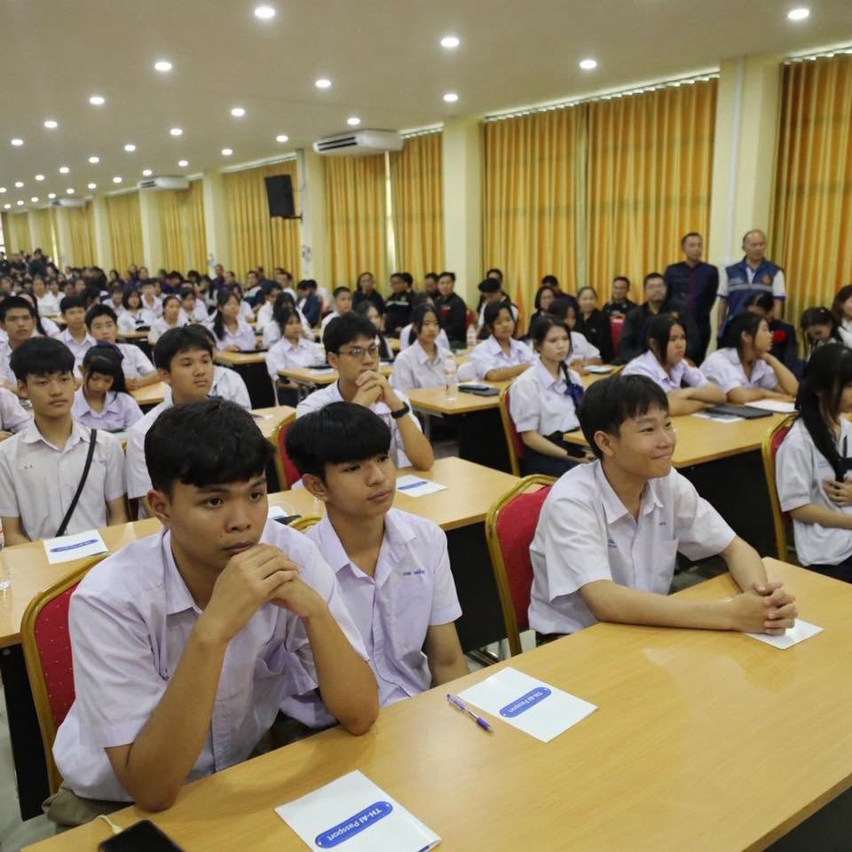 อ.ดร.ต้นรัก ร่วมเป็นวิทยากรบรรยายโครงการ TH-AI Passport เสริมทักษะ AI และสร้างความรู้เท่าทันภัยไซเบอร์ ให้เยาวชน-ประชาชน จ.นครพนม อ.ดร.ต้นรัก ร่วมเป็นวิทยากรบรรยายโครงการ th ai passport เสริมทักษะ ai 21