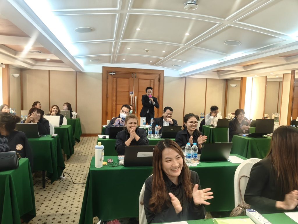 อบรมทักษะดิจิทัลด้วยเทคโนโลยี ai อ.ดร.ต้นรัก ธวัชชัย 14
