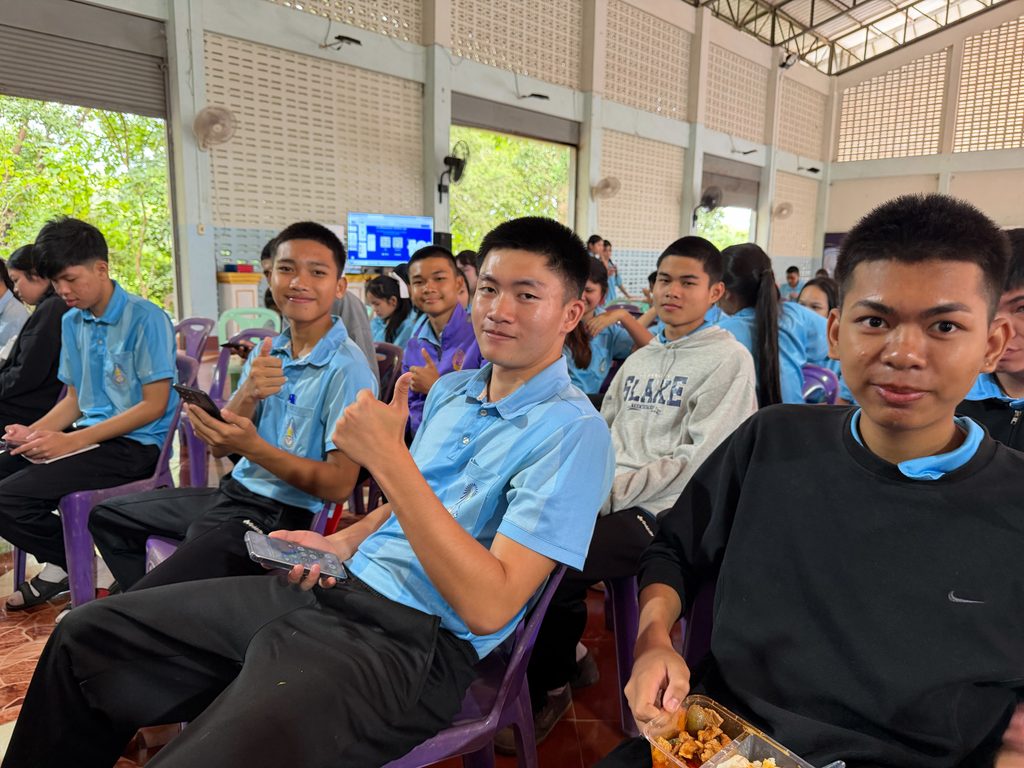 วิทยากร ai เพื่อชุมชน อ.ดร.ต้นรัก กรรมาธิการ 23