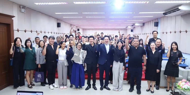 วิทยากรผู้เชี่ยวชาญด้าน ai และ digital literac อ.ดร.ต้นรัก ธวัชชัย สุขสีดา 3