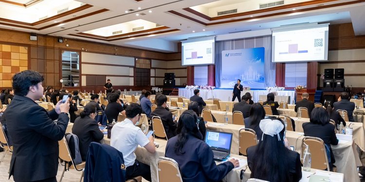 สำนักงานสถิติแห่งชาติ ลุยยกระดับการวิเคราะห์และจัดทำแผนสถิติระดับพื้นที่ภาคอีสาน อบรม การประยุกต์ใช้ AI ในการวิเคราะห์สถิติและจัดทำแผนพัฒนาสถิติระดับจังหวัด” ให้แก่บุคลากรสำนักงานสถิติจังหวัด และภาคีเครือข่ายสถิติในพื้นที่ วิทยากร อ.ดร.ต้นรัก ธวัชชัย สุขสีดา สำนักงานสถิติ วิทยากร อ.ดร.ต้นรัก ธวัชชัย สุขสีดา 4